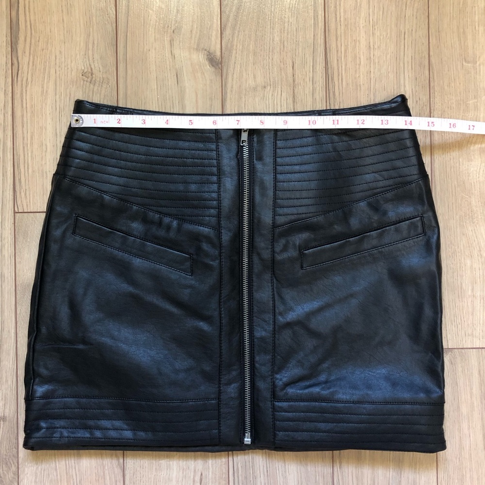 Women’s Jack by BB Dakota Black Ribbed Mini Pencil Skirt size 2 - Picture 7 of 12
